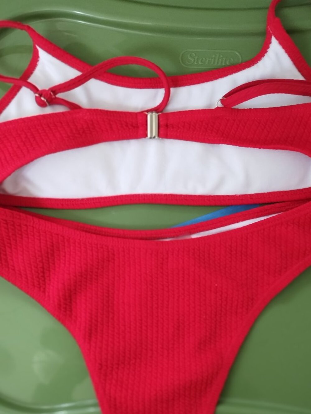 Red bikini - Picture 2 of 4